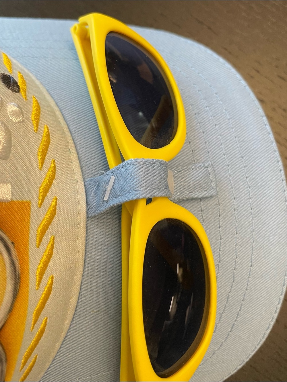 Minions Light Blue Kids Cap with Yellow Sunglasses- New without tag - Picture 5 of 6